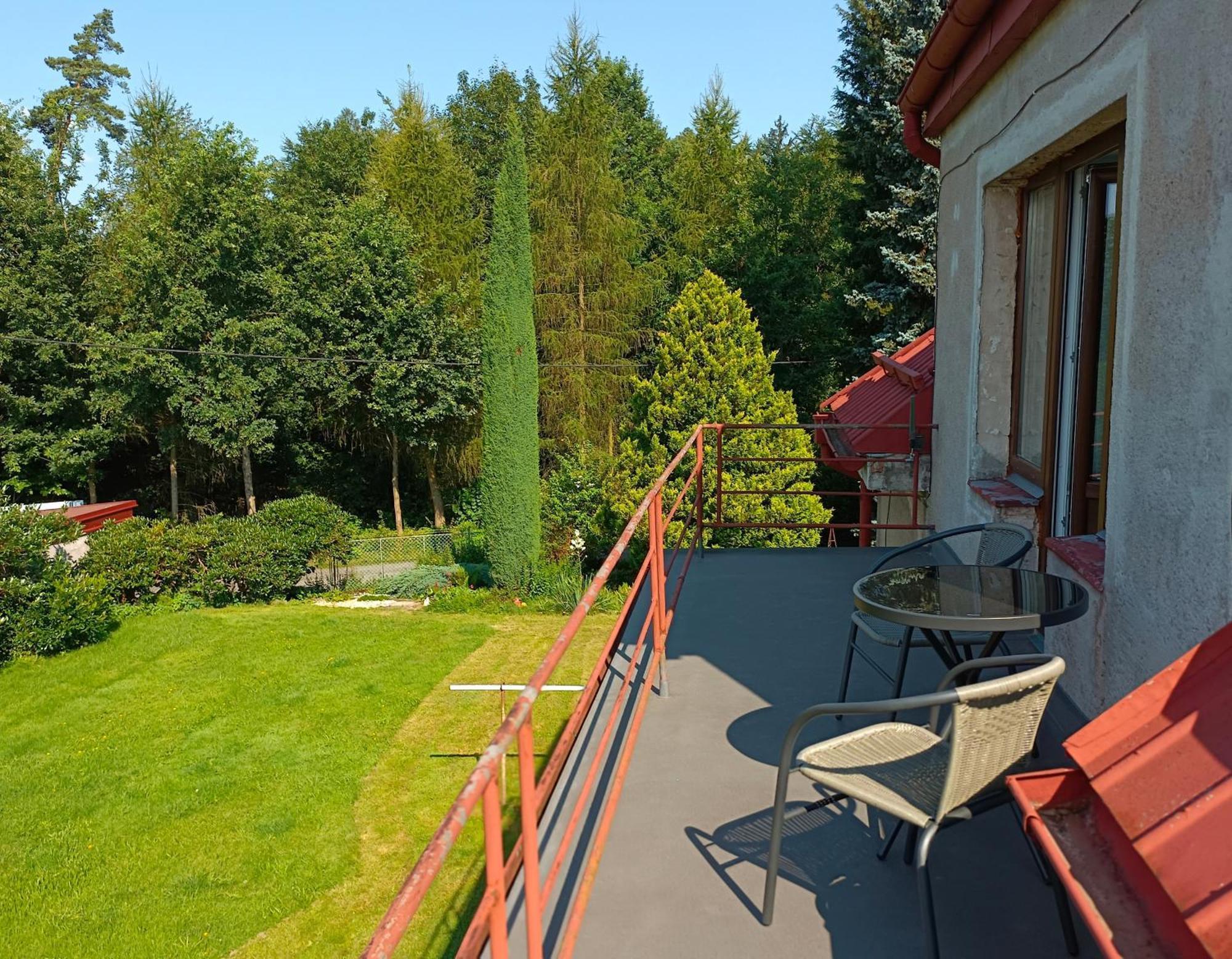 Apartman Za Lesem Cervený Kostelec Exterior foto