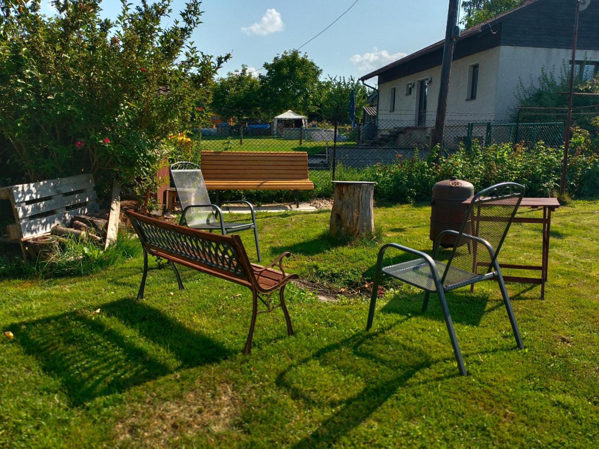 Apartman Za Lesem Cervený Kostelec Exterior foto